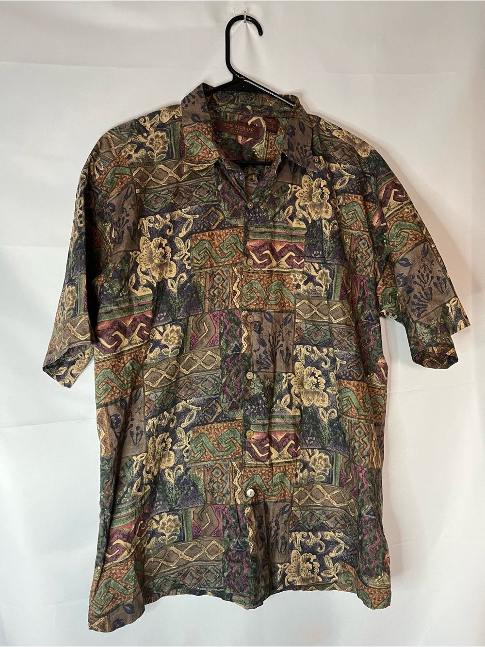 Tori Richard Hawaiian Floral Patterned Short-Sleeve Button-Up